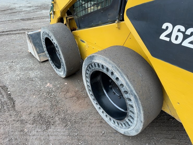 2012-caterpillar-262c2-image-12