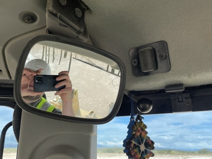 2019-caterpillar-d8t-image-44