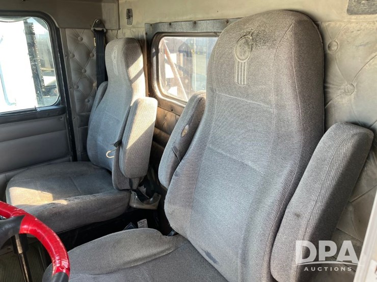 2005-kenworth-t800-image-42