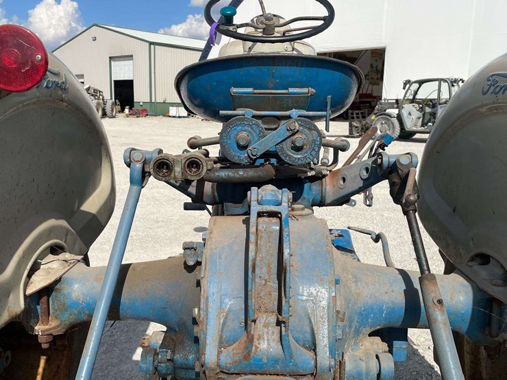 ford-4000-image-61