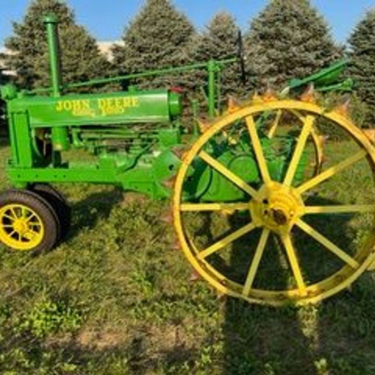 JOHN DEERE B