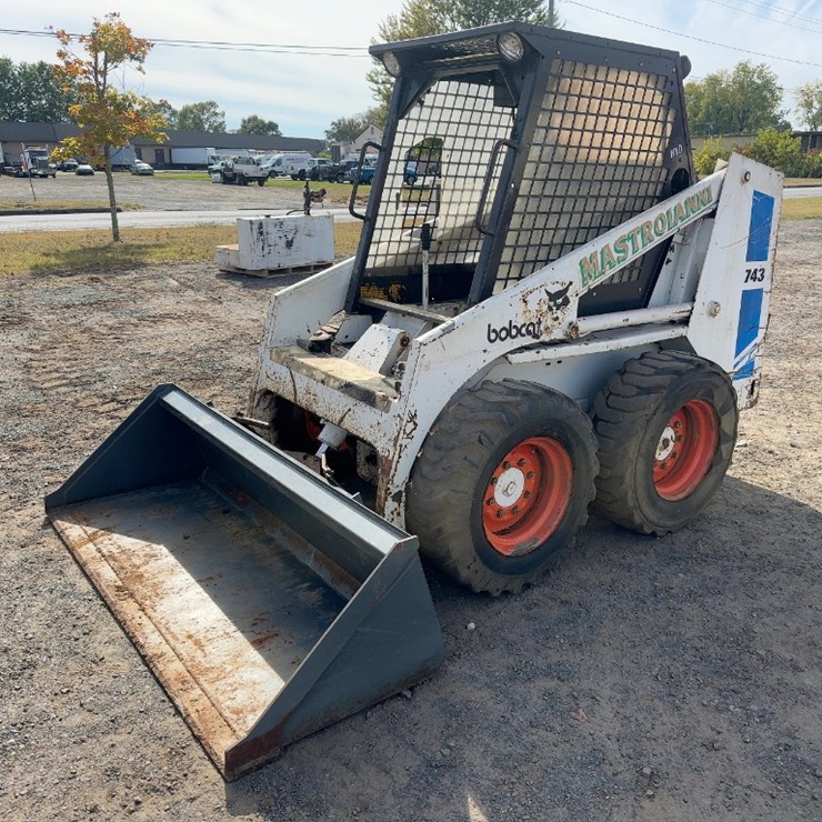 1981 BOBCAT 743