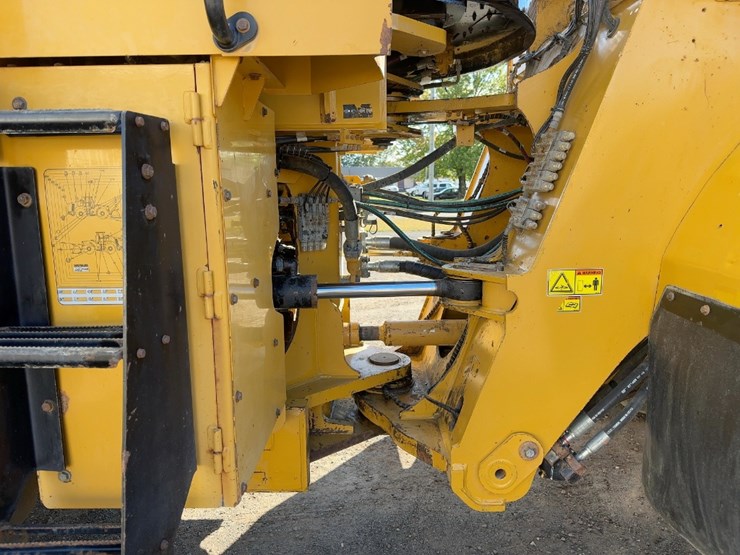 2016-caterpillar-980m-image-18