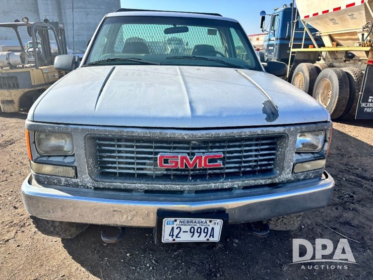 2000-gmc-3500-image-12