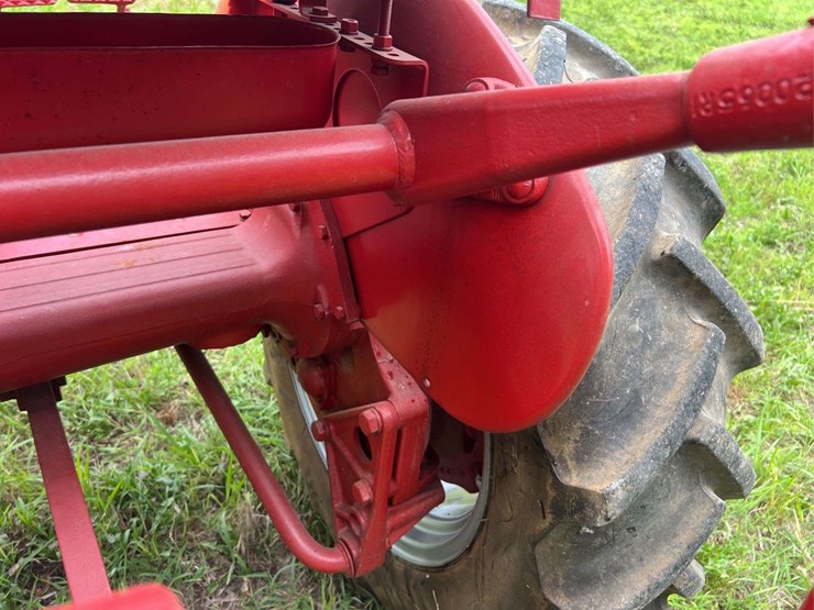 farmall-140-image-54