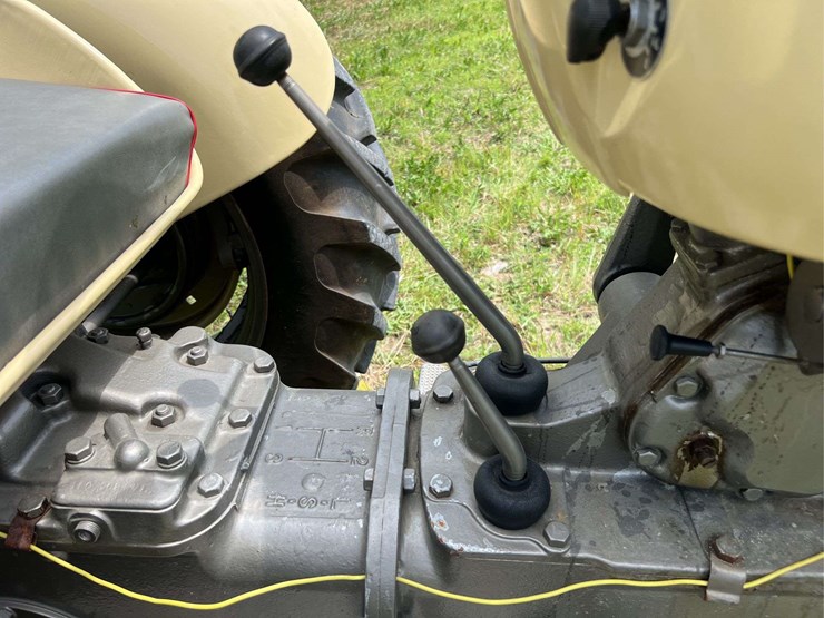 massey-ferguson-40-image-35