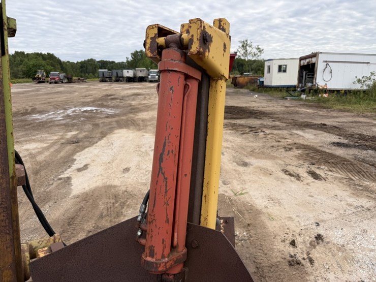#2558-•-(3)-point-hydraulic-tree-spade-image-13