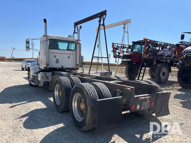 2007-peterbilt-386-image-10