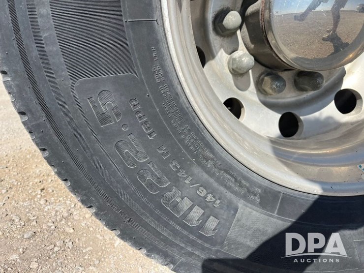 2009-kenworth-t370-image-32