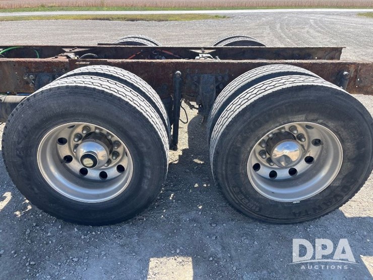 2009-kenworth-t370-image-36