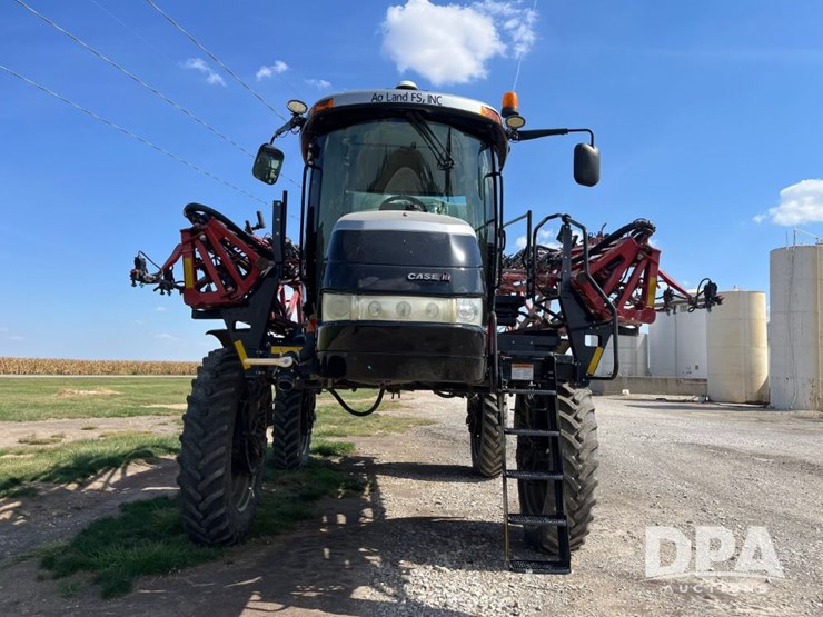 2017-case-ih-patriot-4440-image-3