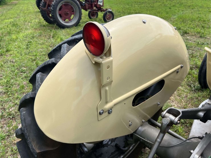 massey-ferguson-40-image-60