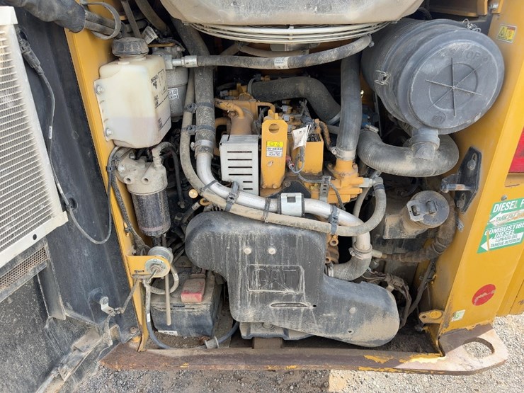 2019-caterpillar-259d-image-16