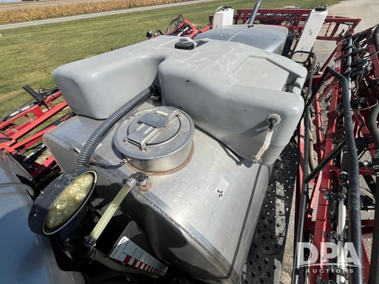 2017-case-ih-patriot-4440-image-62