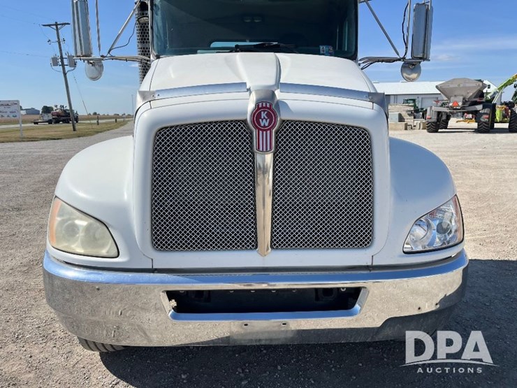 2009-kenworth-t370-image-19