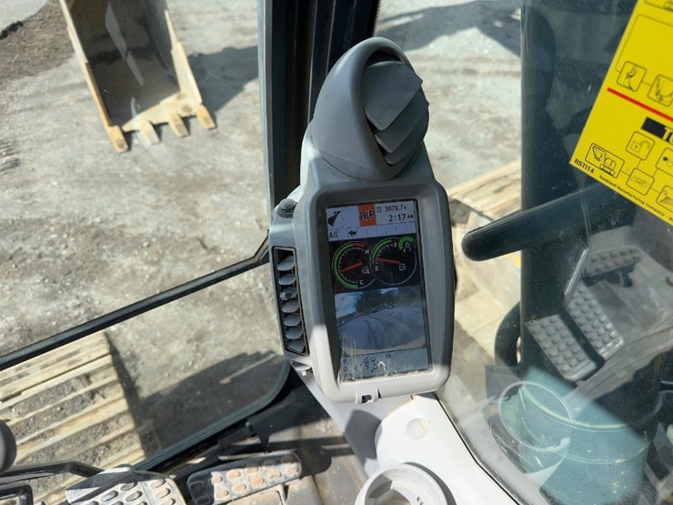 2019-deere-300g-lc-image-39