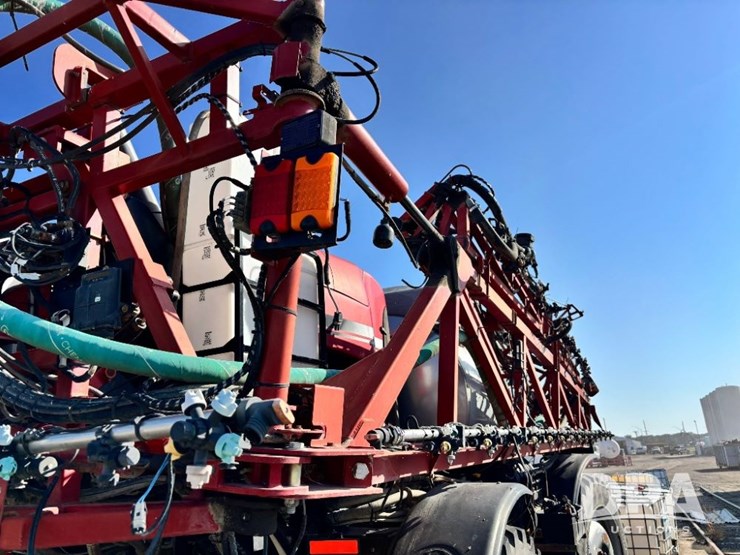 2015-case-ih-patriot-4440-image-86