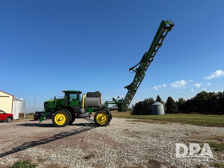 2021-john-deere-r4044-image-14