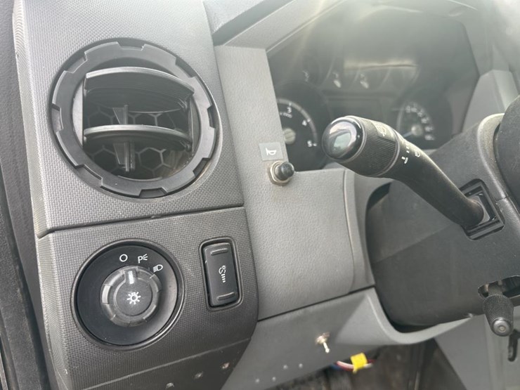 ford-f750-image-25