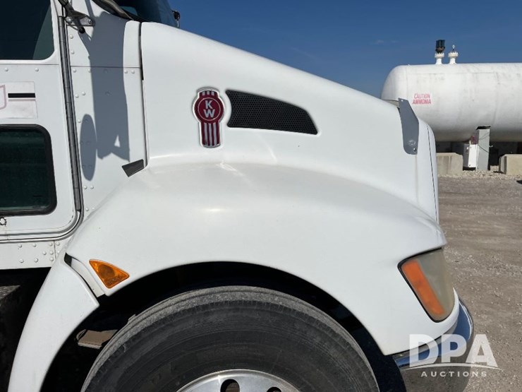 2009-kenworth-t370-image-21