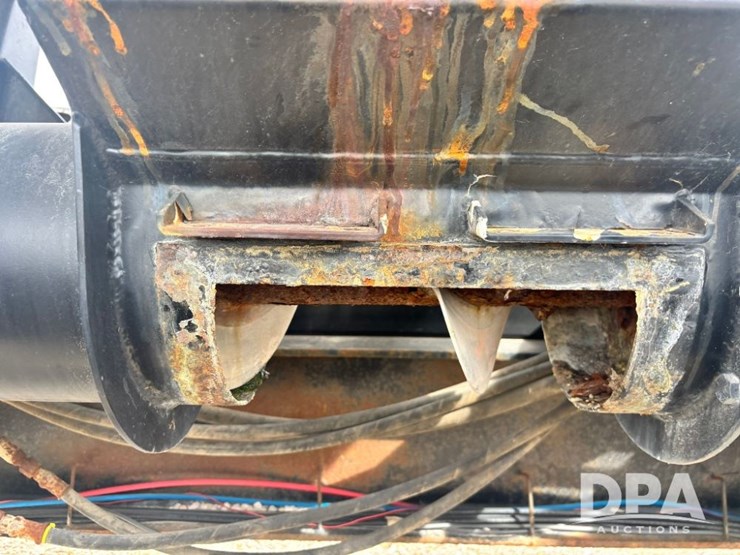 2012-behnke-dry-tender-trailer-(gp11554)-image-56