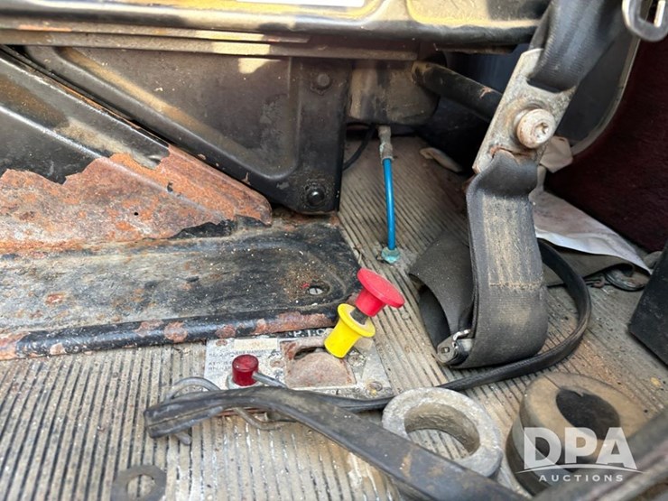 1991-peterbilt-379-image-76