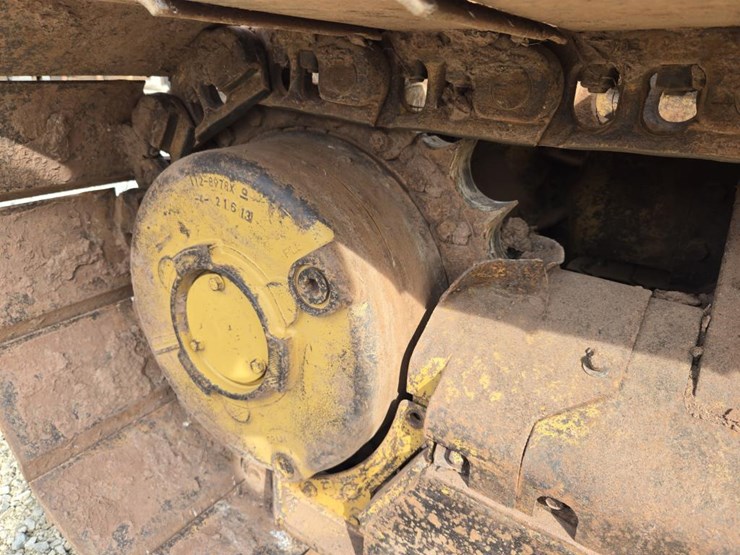 2001-caterpillar-d5c-image-38
