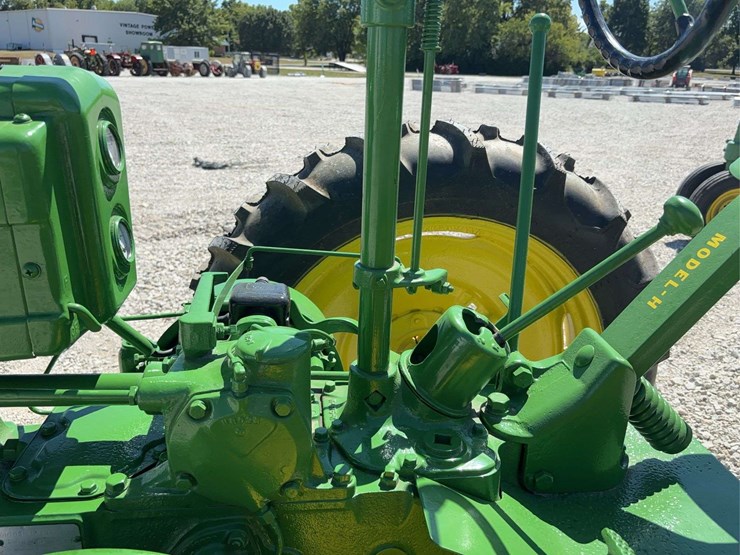 john-deere-h-image-45