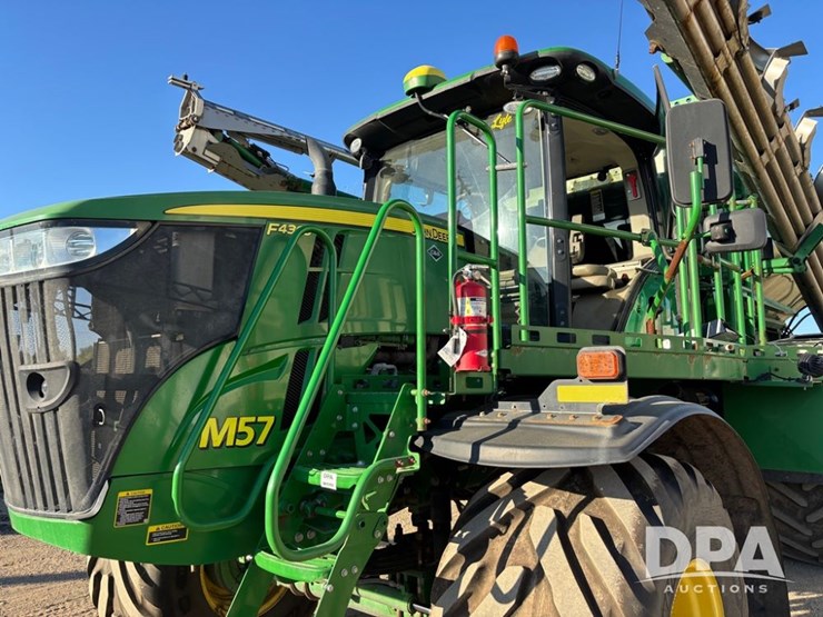 2019-john-deere-f4365-image-28