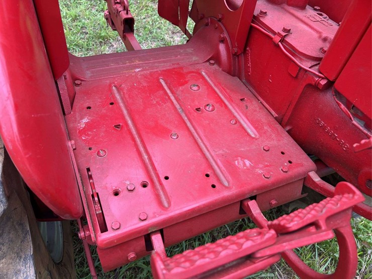 farmall-140-image-39