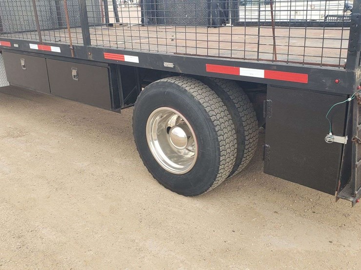 1995-freightliner-fl80-image-6