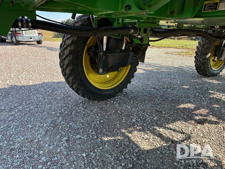 2021-john-deere-r4044-image-22