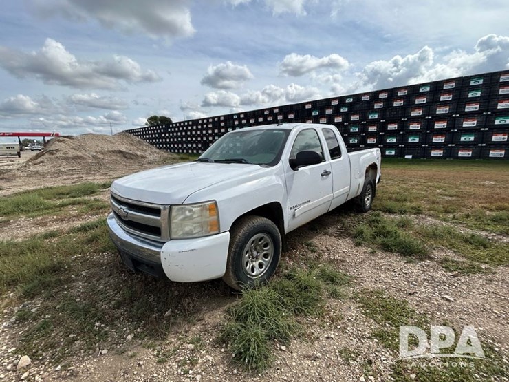 2008-chevrolet-silverado-image-1