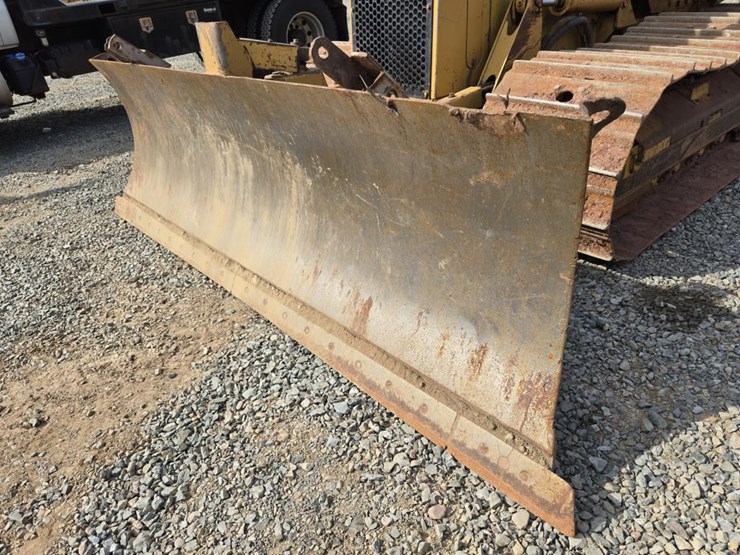 2001-caterpillar-d5c-image-10