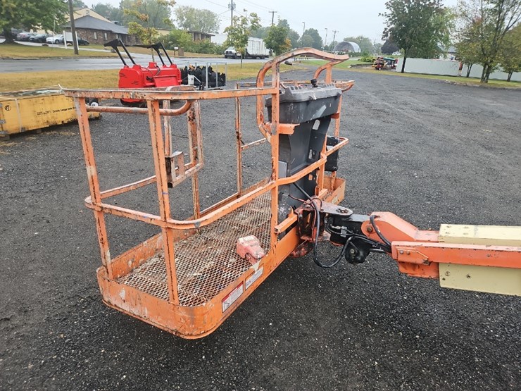 2002-jlg-400s-image-9
