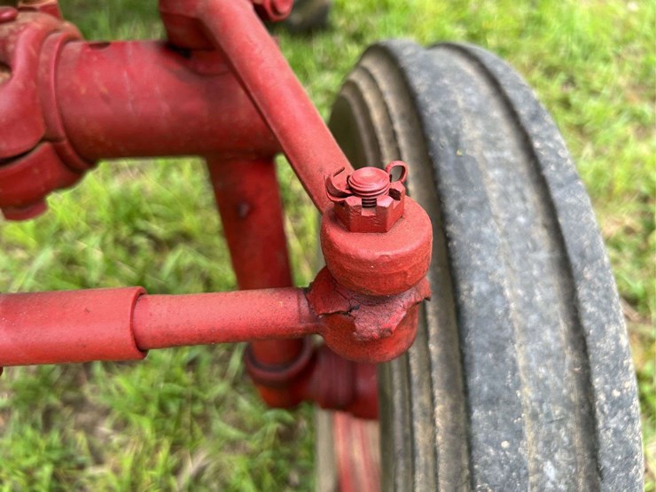 farmall-140-image-23