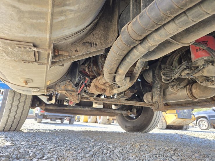2017-kenworth-t880-image-45
