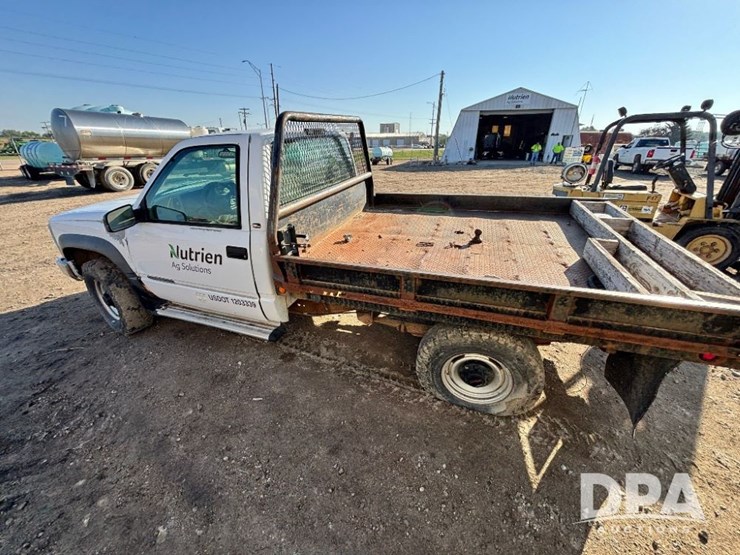 2000-gmc-3500-image-8