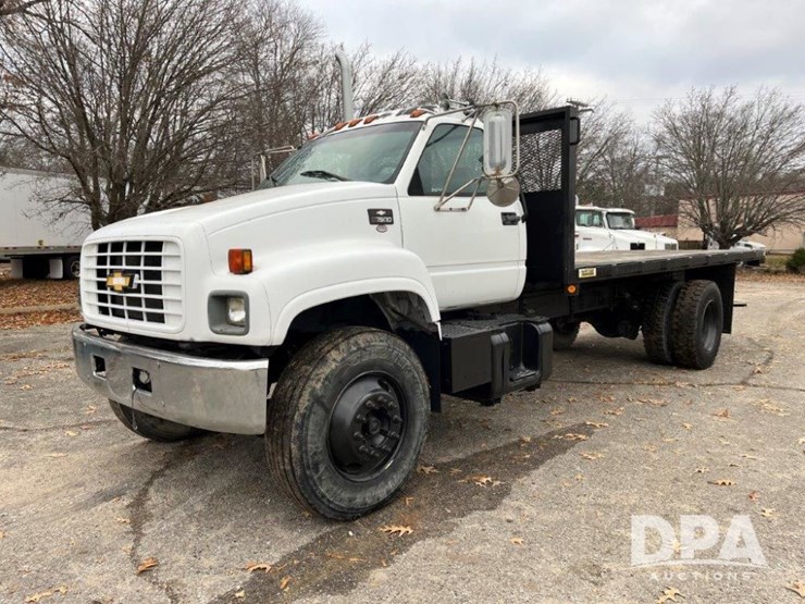 2000-chevrolet-kodiak-c7500-image-1