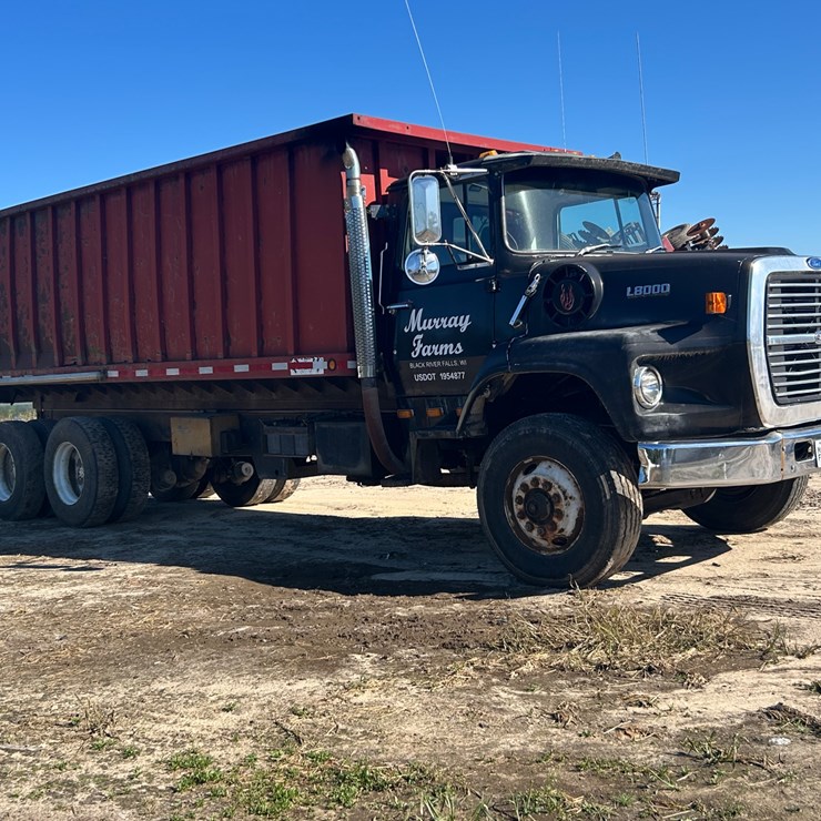 1987 FORD L8000