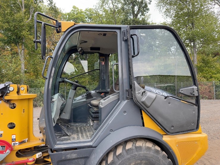 2021-deere-304l-image-20