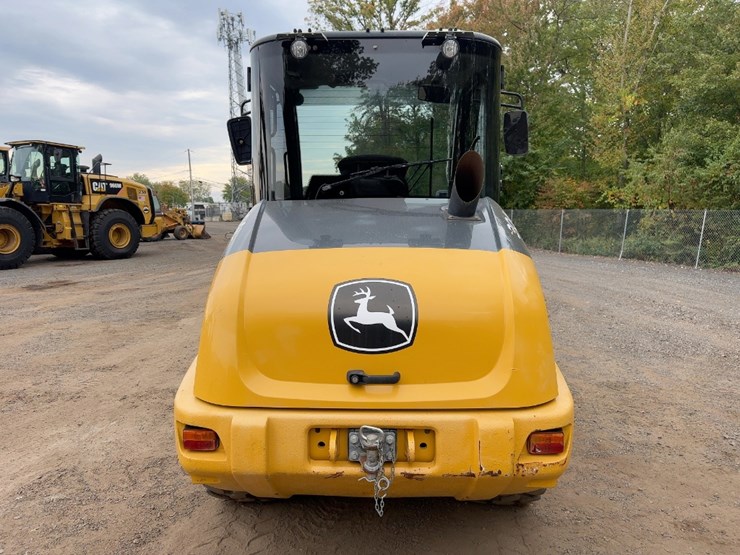 2021-deere-304l-image-4