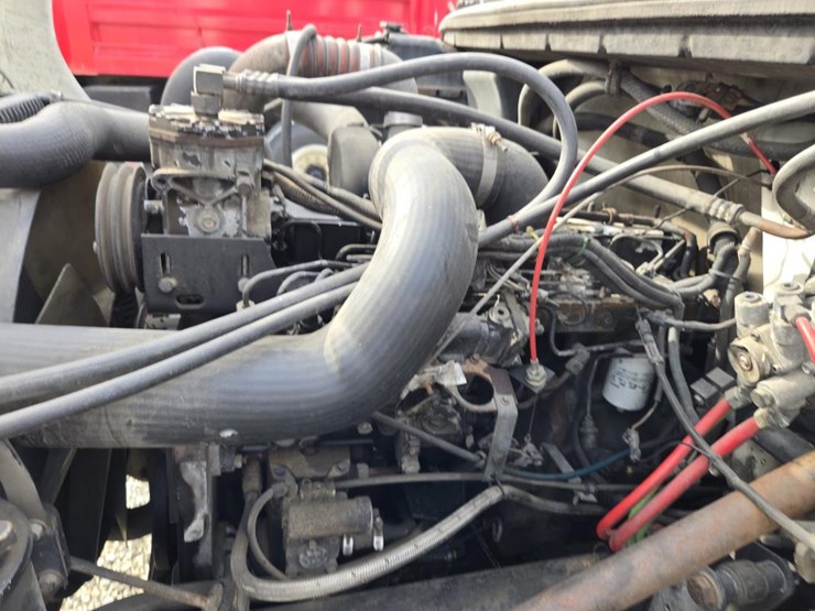 1995-freightliner-fl70-image-38