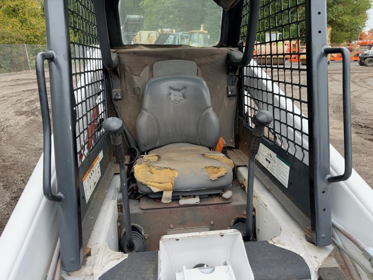 2006-bobcat-t140-image-17