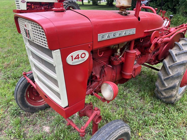 farmall-140-image-14