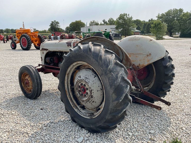 ford-8n-image-3