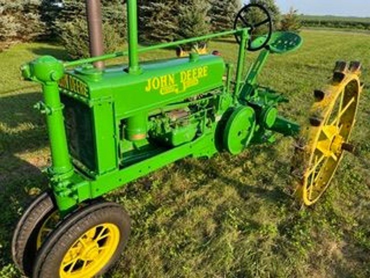 john-deere-b-image-4