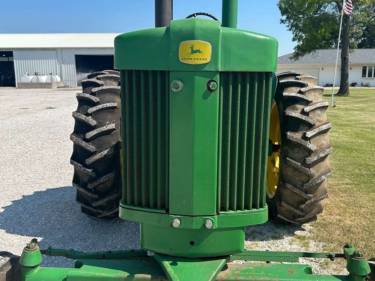 1958-john-deere-720-image-3