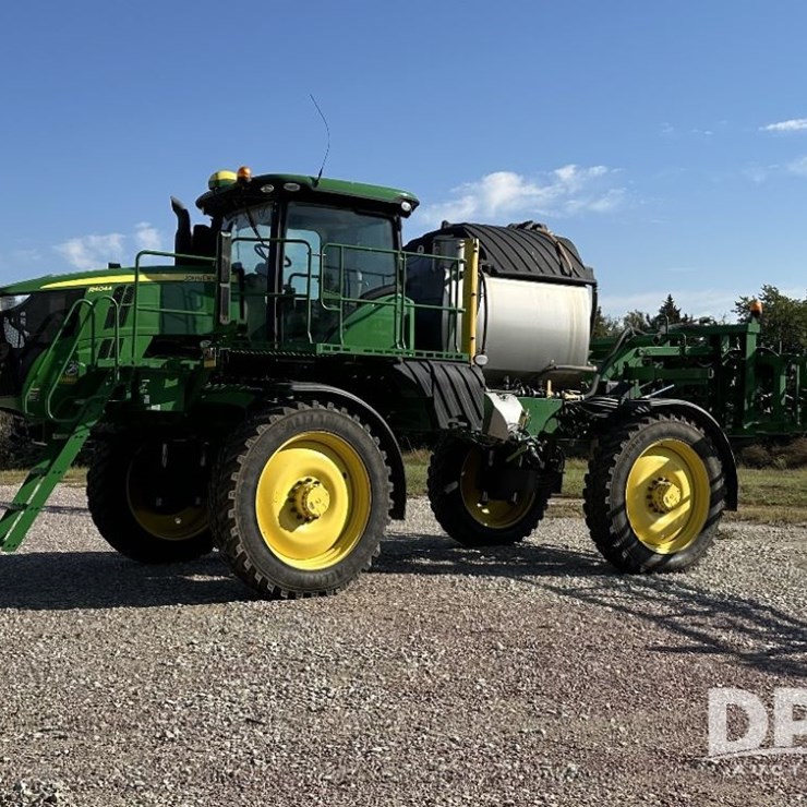 2021 JOHN DEERE R4044