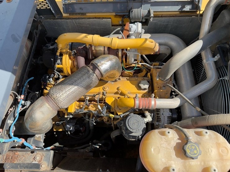 2019-deere-300g-lc-image-33
